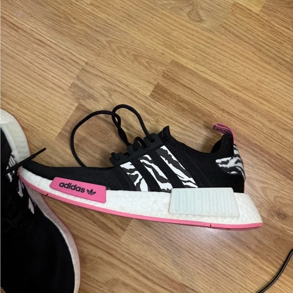 Adidas Women's Black and Pink Sneakers - Picture 5 of 5